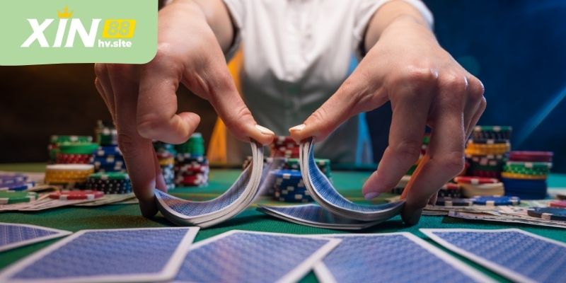 Màn hình phòng xì dách với thông tin bài và thời gian thao tác